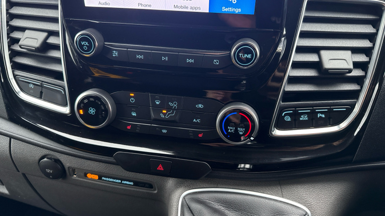 Ford Transit Custom 300 L1 Diesel Fwd 2.0 EcoBlue 170ps Low Roof D/Cab Limited Van